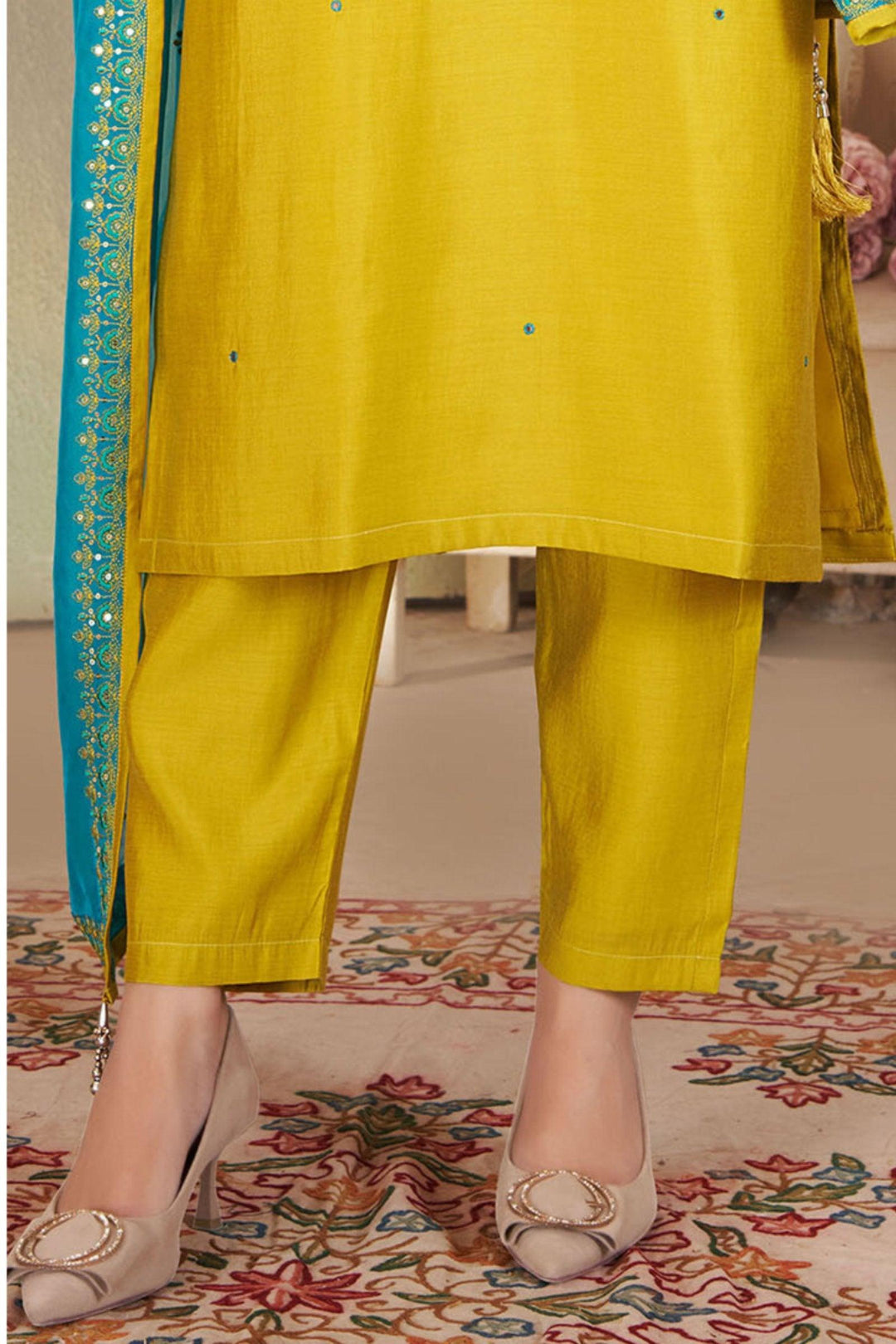 Liril Green Zardozi, Beads, Sequins and Thread work Straight Cut Salwar Suit - Seasons Chennai
