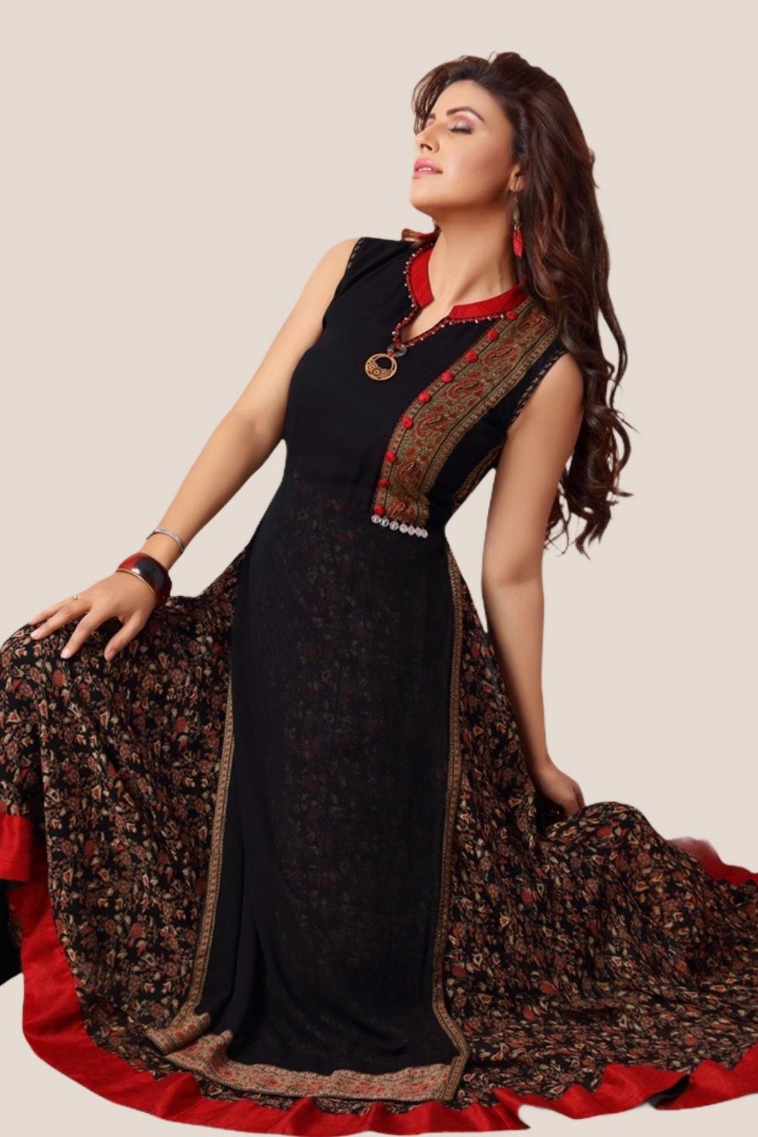 3/4 Sleeve Embroidered Anarkali Kurtis, S TO 4XL at Rs 555 in Surat