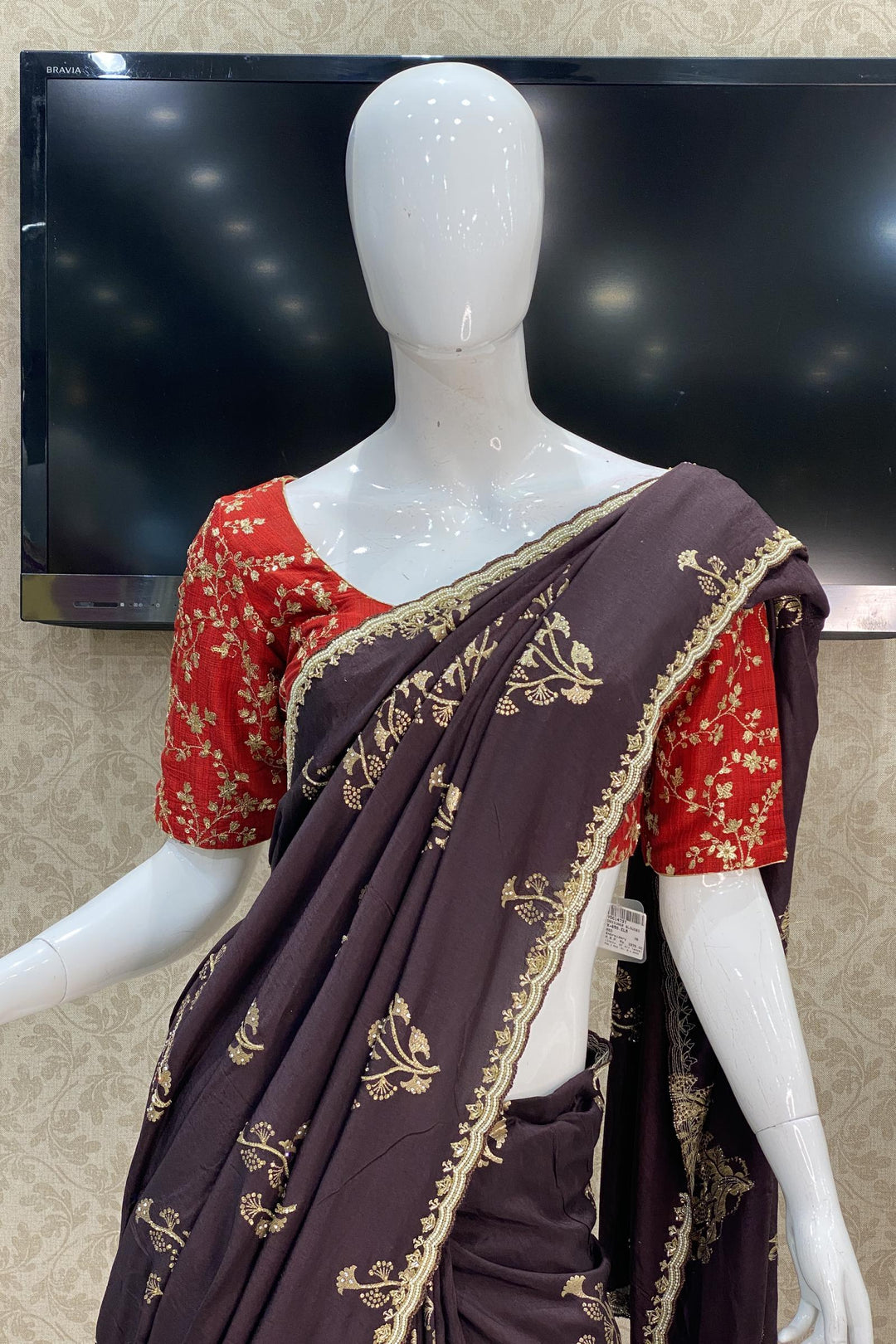 Brown Banarasi Silk Saree with Contrast Readymade Blouse - 2