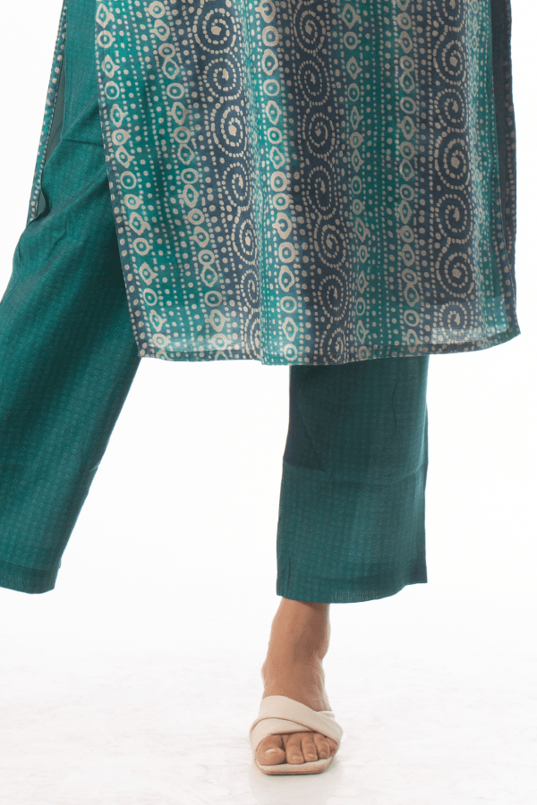 Rama Green with Blue Digital Print, Thread and Zari work Straight Cut Salwar Suit - Seasons Chennai